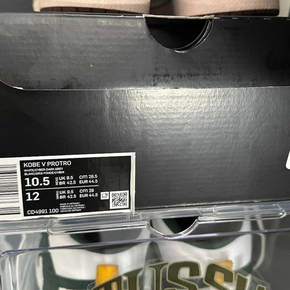 Size US10.5 - Nike Kobe 5 Protro \